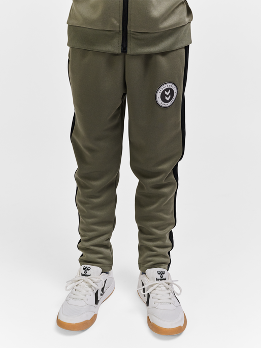 hmlODIN PANTS, DUSTY OLIVE, model