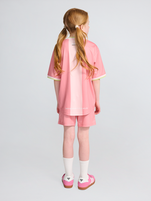 hmlJR LOOSE BALL  JERSEY S/S SET, PEONY, model