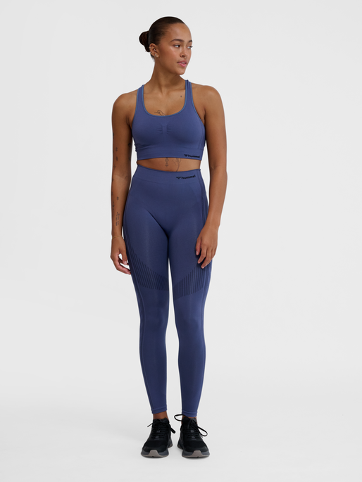 hmlMT SHAPING SEAMLESS SPORTS TOP, BLUE INDIGO, model