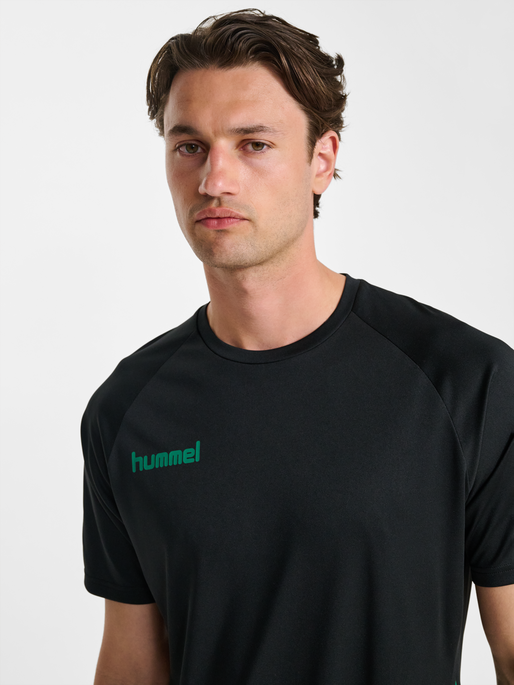 hmlPROMO SET, BLACK/VERDANT GREEN, model