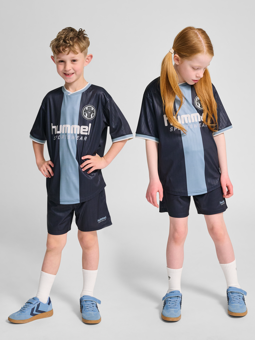 hmlJR LOOSE BALL  JERSEY S/S SET, PARISIAN NIGHT, model