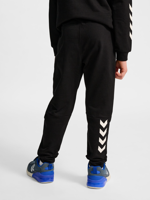 hmlJR REGULAR ADJ WAIST PANTS, BLACK, model