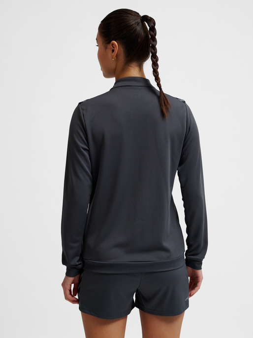 hmlAUTHENTIC PL ZIP JACKET WOMAN, ASPHALT, model
