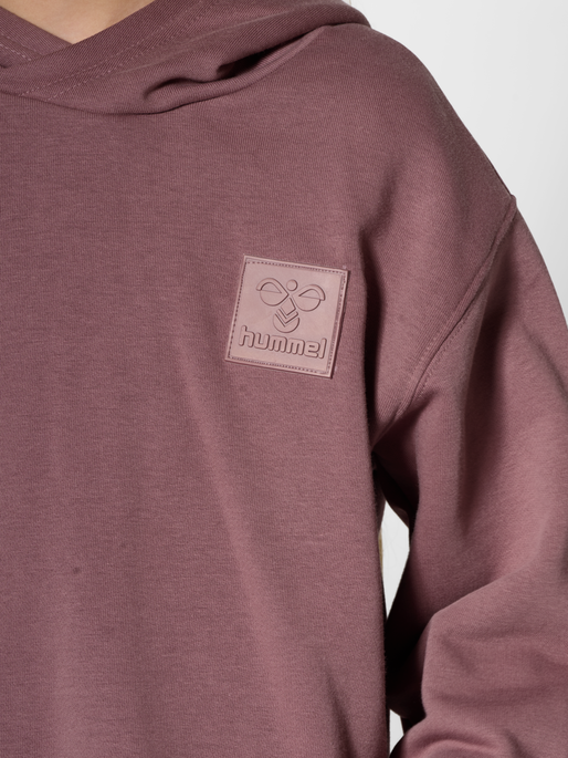 hmlCLEAN HOODIE, ROSE TAUPE, model