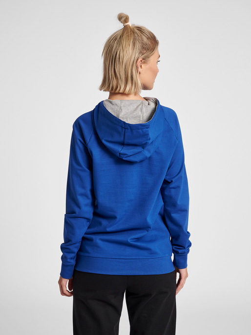 HMLGO COTTON LOGO HOODIE WOMAN, TRUE BLUE, model