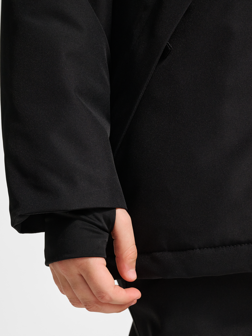 hmlJR SNOW JACKET WP 10K, BLACK, model