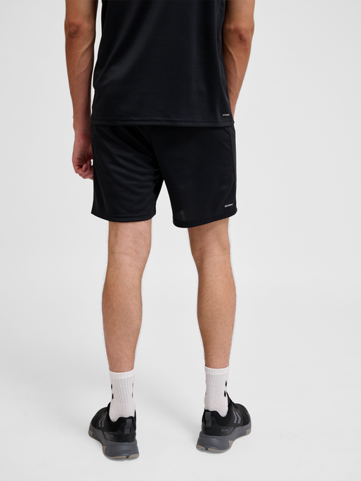 hmlMULTI PL SHORTS, BLACK, model