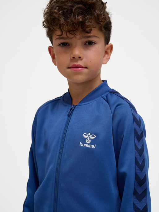 hmlNEWI ZIP JACKET, TRUE NAVY, model