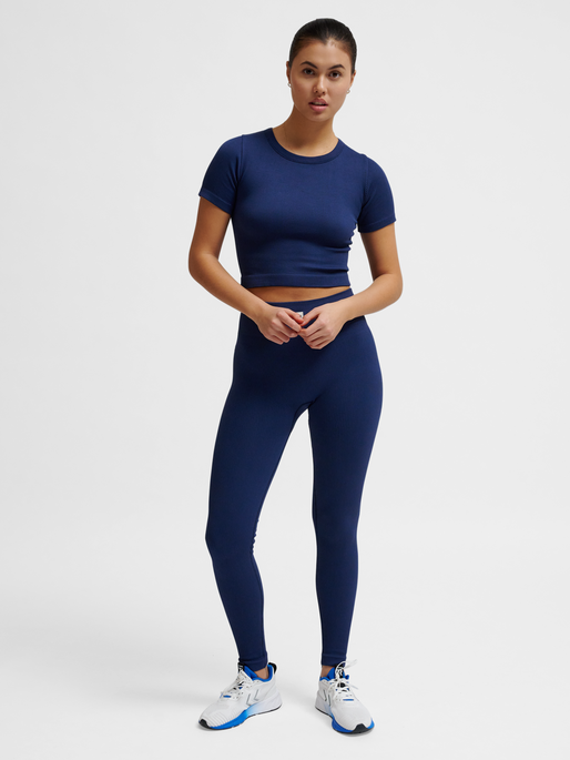 hmlPULSE SEAMLESS RIB W T-SHIRT S/S, DRESS BLUES, model