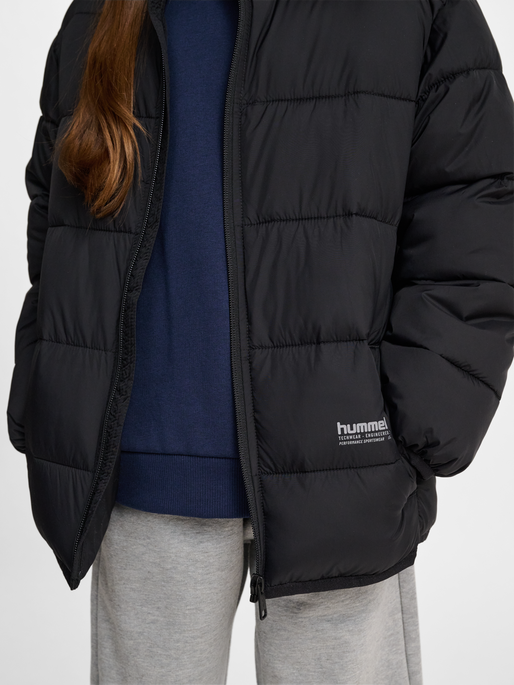 hmlJR LIGHTWEIGHT PUFFER JACKET, BLACK, model
