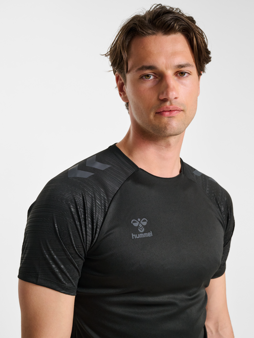 hmlPRO TRAINING JERSEY S/S, BLACK, model