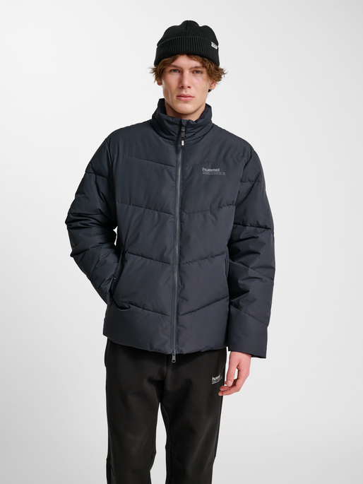 hmlSHORT  PUFFER JACKET, EBONY, model