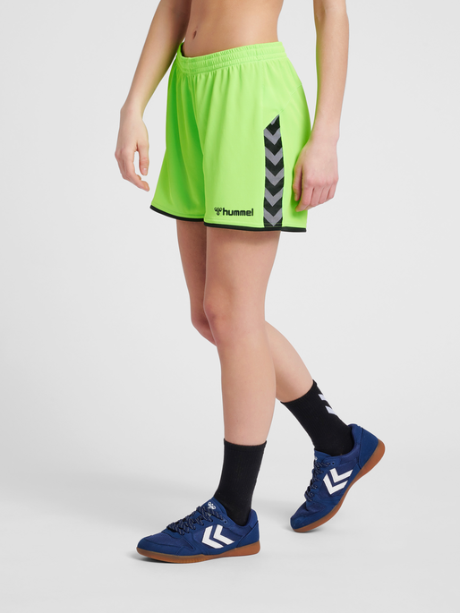 hmlAUTHENTIC POLY SHORTS WOMAN, GREEN GECKO, model