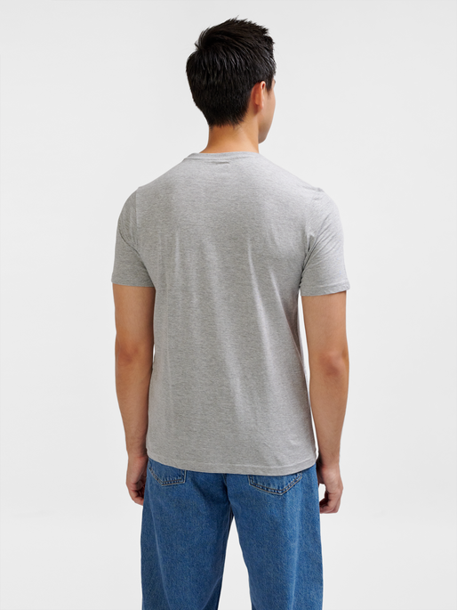 hmlELEMENTAL LOGO COTTON TEE, GREY MELANGE, model