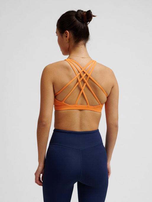 hmlFAST IMPACT STRAP BRA, DUSTY ORANGE, model