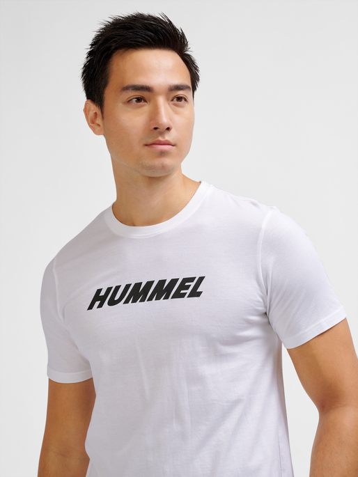 hmlELEMENTAL LOGO COTTON TEE, WHITE, model
