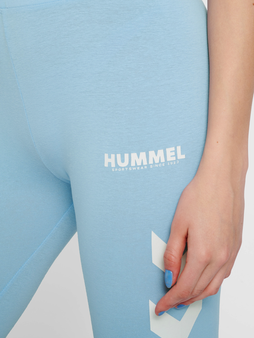 hmlLEGACY WOMAN TIGHT SHORTS, PLACID BLUE, model