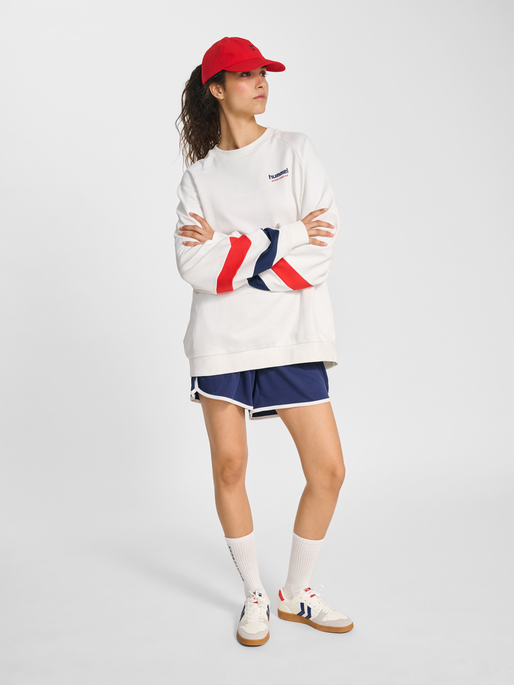 hmlOVERSIZED CREW SPORTSWEAR, BLANC DE BLANC/BLANC DE BLANC, model