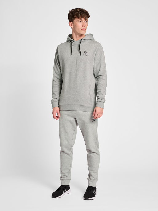 hmlOFFGRID HOODIE, 1960, model