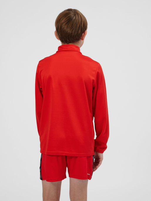 hmlESSENTIAL HALF-ZIP KIDS, TRUE RED, model