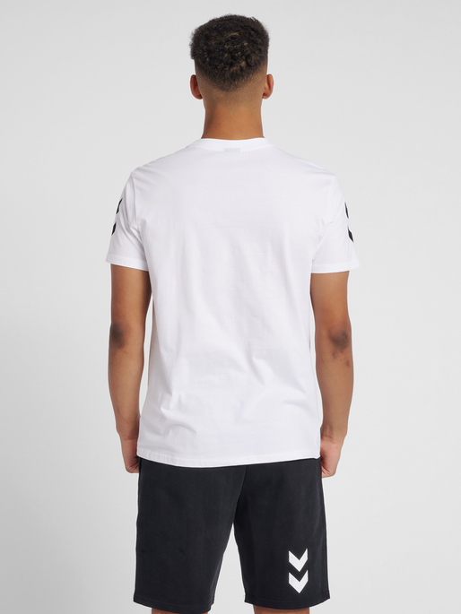 HMLGO COTTON T-SHIRT S/S, WHITE, model