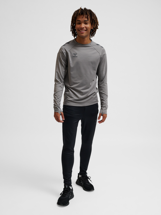 hmlPRO TRAINING CREW SWEAT, STEEL GRAY, model
