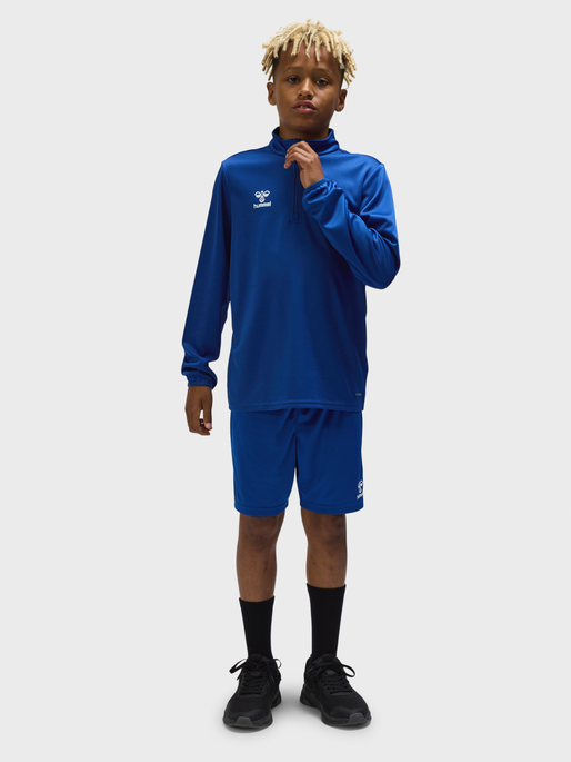 hmlESSENTIAL HALF-ZIP KIDS, TRUE BLUE, model