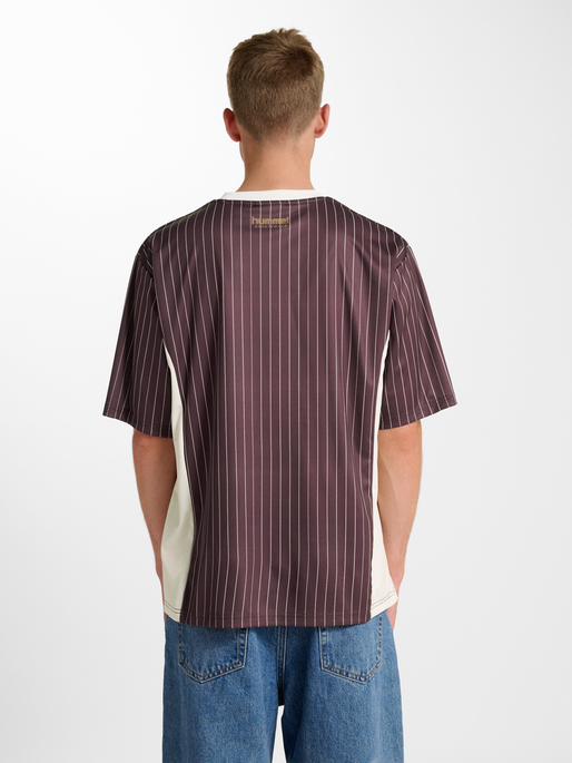 hmlLOOSE JERSEY SS STRIPE TOPSCORER, VINEYARD WINE, model