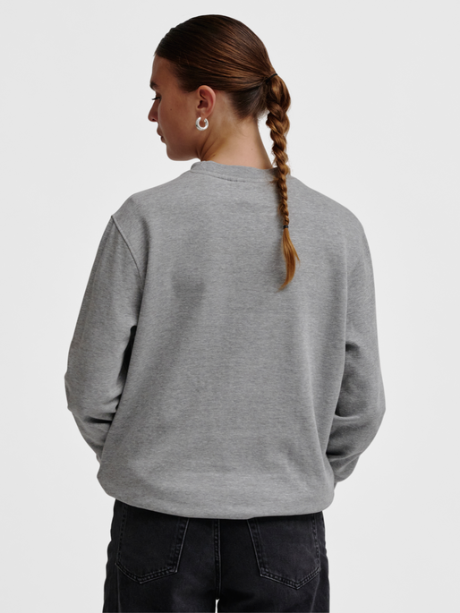 hmlELEMENTAL SWEATSHIRT, GREY MELANGE, model