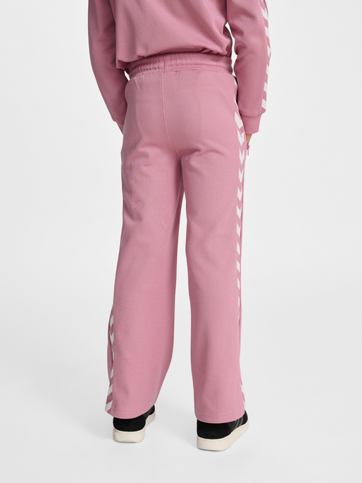 hmlJR ARCHIVE WIDE LEG POLY PANTS, POLIGNAC, model