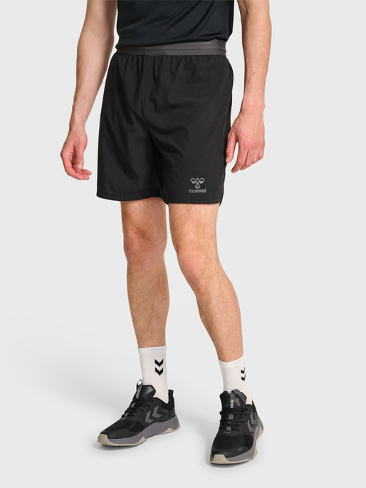 hmlPRO TRAINING SHORTS, BLACK, model