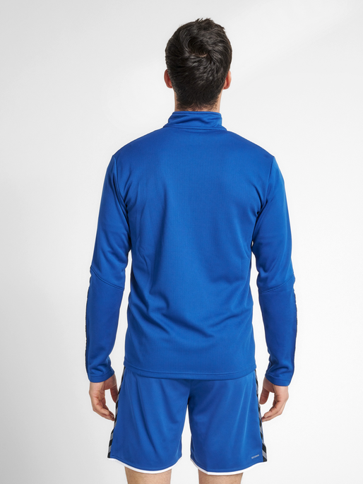 hmlAUTHENTIC HALF ZIP SWEATSHIRT, TRUE BLUE, model