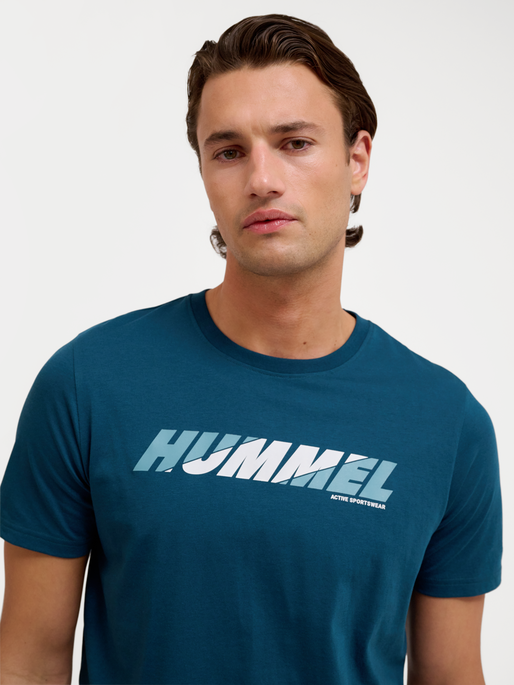 hmlGRAPHIC BOLD LOGO TEE, REFLECTING POND, model