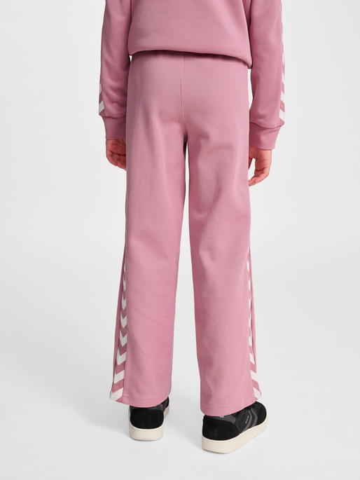 hmlJR ARCHIVE WIDE LEG POLY PANTS, POLIGNAC, model