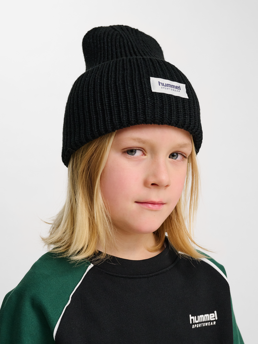 hmlJR HEAVY RIB KNIT BEANIE, BLACK, model