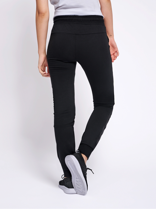 hmlNONI REGULAR PANTS, BLACK, model