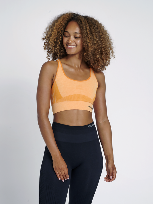 hmlCLEA SEAMLESS  SPORTS TOP, BLAZING ORANGE/CARROT CURL MELANGE, model