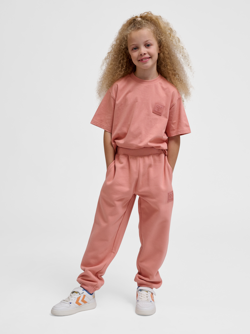 hmlCLEAN ADJUSTABLE PANTS, ROSE DAWN, model