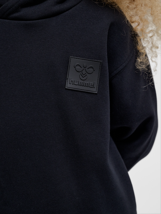 hmlCLEAN HOODIE, BLACK, model