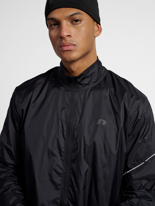 nwlPACKABLE TRAIL JACKET, BLACK, model