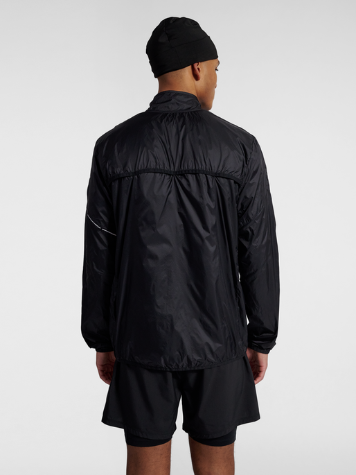 nwlPACKABLE TRAIL JACKET, BLACK, model